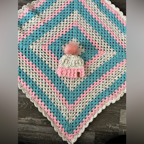Handmade crocheted baby blanket with matching infant hat. - Picture 2 of 2